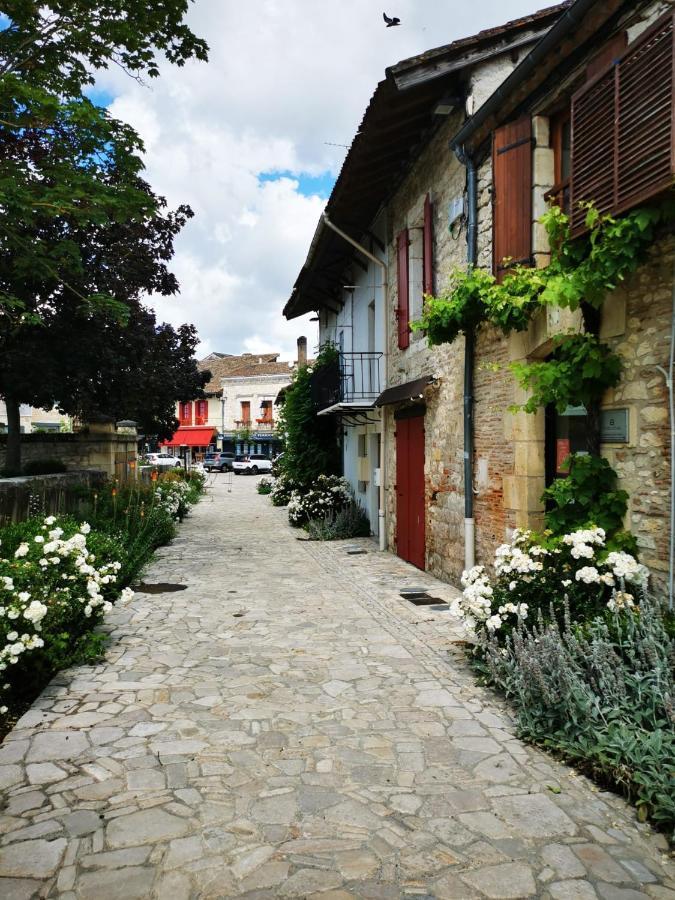 לינה וארוחת בוקר Saint-Sylvestre-sur-Lot Le Coq En Repos מראה חיצוני תמונה