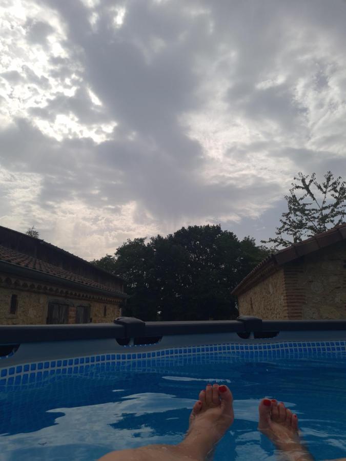לינה וארוחת בוקר Saint-Sylvestre-sur-Lot Le Coq En Repos מראה חיצוני תמונה